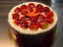 6-9 Kişilik Çilekli Pasta Premium Gurme Lezzet