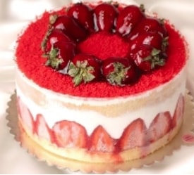 Günlük Hazırlanan Çilekli Mois Yaş Pasta