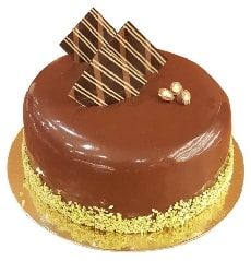 Şımartan Lezzet: 2-3 Kişilik Sade Çikolatalı Yaş Pasta